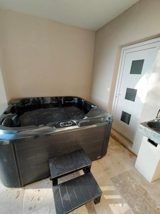 Abrest Reve De Panda Avec Sauna Et Jacuzzi Privatif מראה חיצוני תמונה